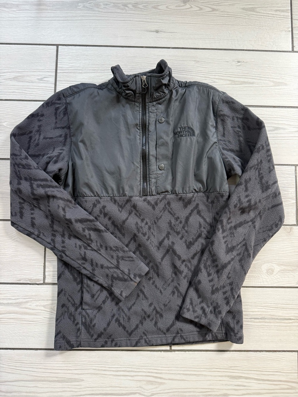 The North Face Men’s Charcoal Patterned Half-Zip Pullover
